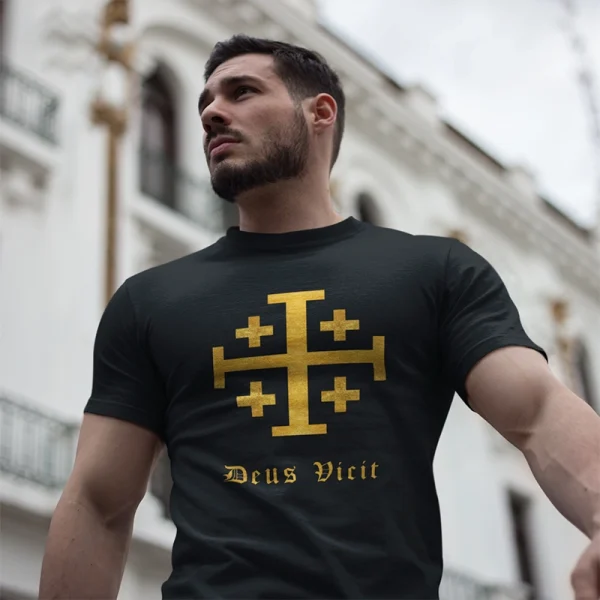 Deus Vicit - T-Shirt